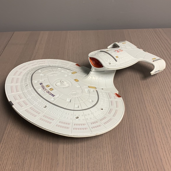 Star Trek USS Enterprise NCC-1701-D Next Generation Incomplete - Picture 8 of 13